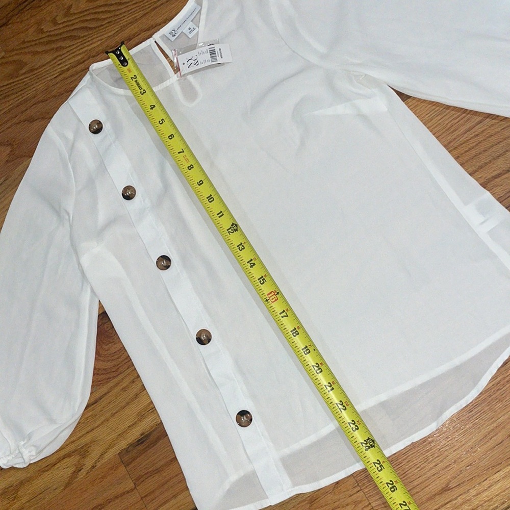 NEW New York & Company White 3/4 sleeve Asymmetric Blouse button detail M medium - Picture 8 of 15